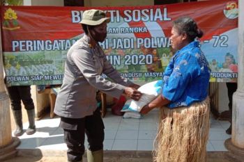 Polres Merauke bakti sosial di kampung Kondo peringati HUT Polwan