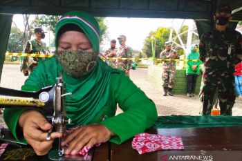 Persit KCK/XIV Hasanuddin gelar lomba menjahit masker