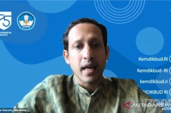 Mendikbud tegaskan penyederhanaan kurikulum belum dilakukan hingga 2022