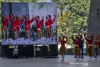 Pesta rakyat tari Goyang Mamarung