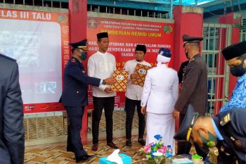 62 warga binaan Lapas Talu Pasaman Barat terharu terima remisi di momen HUT RI (Video)