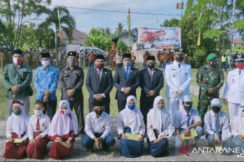 HUT RI, PT KTU Siak bagi-bagi beasiswa