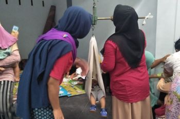 Dinkes Mataram laksanakan pelayanan posyandu ke rumah warga