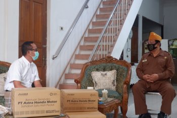 AHM bagikan 1.000 paket sembako kepada LVRI