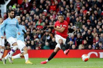 Dua Manchester mendapatkan istirahat lebih panjang