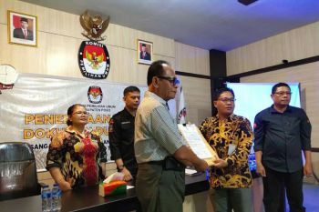 KPU Poso  tetapkan Samsuri-Toni penuhi syarat bakal paslon perseorangan