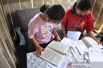 Layanan kuota belajar Telkomsel melayani negeri di tengah pandemi oleh Muhsidin