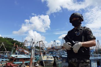 Tangkap ikan ilegal, kapal pengawas HIU 03 Batam amankan 2 kapal Vietnam