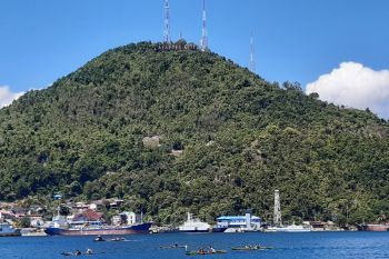 Komite Seni Budaya Nusantara gelar lomba dayung tradisional di Jayapura