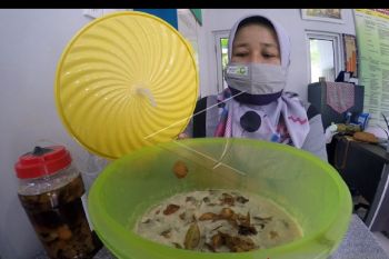Bank Sampah Pancadaya olah limbah dapur organik jadi eco enzyme
