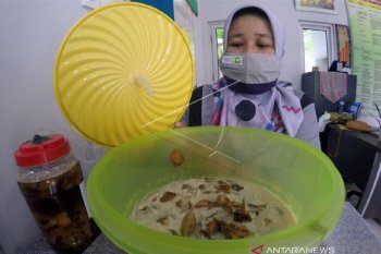 Pancadaya Waste Bank processes organic waste become eco enzyme
