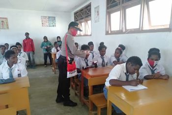 Polres Lanny Jaya gelar sosialisasi protokol kesehatan ke siswa sekolah