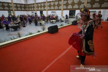 Anak-anak difabel memimpin "flashmob" tari jaranan
