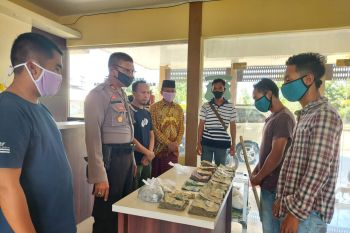 Kotak amal masjid di rumah makan dicolong dan disembunyikan dalam tanah, dua pemuda Pringgabaya ditangkap