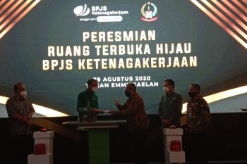 BPJAMSOSTEK serahkan RTH Taman Emy Saelan ke Pemprov Sulsel