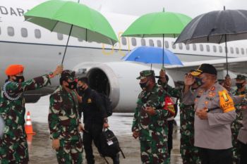 Panglima TNI lepas satgas pendisiplinan protokol kesehatan COVID-19 di Papua