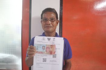 Layangkan surat ke Menteri Sosial RI, bapak ini akhirnya terima Bansos