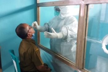 ASN sekretariat Kabupaten Pesisir Selatan dites usap, setelah seorang pegawai positif COVID-19