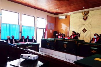 Sidang kasus pencemaran nama baik anggota DPR-RI, Mulyadi kembali ditunda