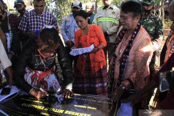 Yayasan Nekmese Mitulu Thalinto gratiskan jaringan air bersih bagi masyarakat Oenasi