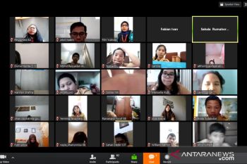 Belajar memilah berita dan hoaks sejak dini