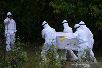 Jumlat kematian akibat COVID-19 di Indonesia masih melampaui rata-rata dunia