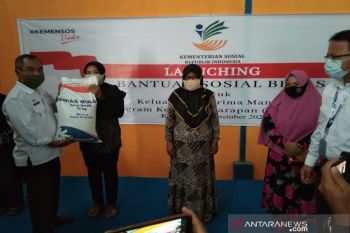 Bulog Sultra meluncurkan bantuan sosial 5.300 ton beras ke 118.932 KPM