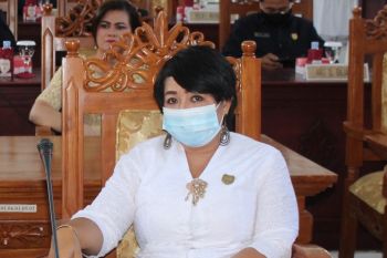 Orang tua berperan besar dalam melestarikan cerita rakyat