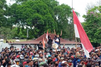 Ribuan karyawan PT Minanga Ogan demo tuntut  pembayaran gaji