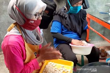 Menggapai harapan menuju desa mandiri melalui "Mernek Jenek"
