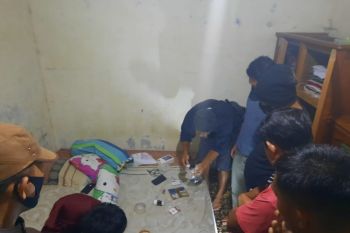 Polres Pasaman Barat tangkap dua orang diduga pengedar sabu