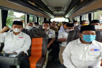 Pasangan Rycko-Johan daftar pertama ke KPU Bandarlampung