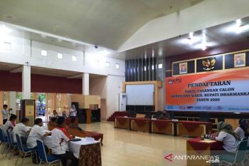 Pilkada Dharmasraya, Sutan Riska mendaftar pada hari pertama