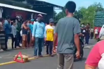 Penumpang motor tewas dilindas truk Fuso di jalan Raya Batukliang