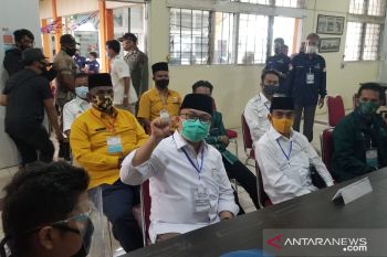 Hingga Senin siang, Bacabup Limapuluh Kota M. Rahmad belum mendapatkan hasil resmi tes COVID-19