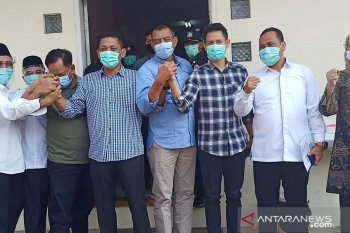Ali Mujahidin-Firman Mutakin jalani tes kesehatan di RSUD Cilegon