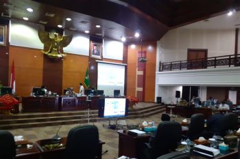 Perda Kebiasaan Baru disepakati, ini sanksi warga tak kenakan masker di Sumbar