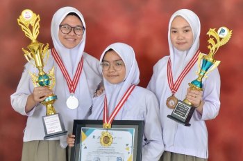 SMA Athirah Makassar  juara II karya ilmiah inovatif di Korsel