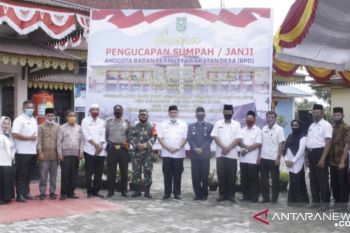 Anggota BPD Rengat Barat ikut pengambilan acara Sumpah
