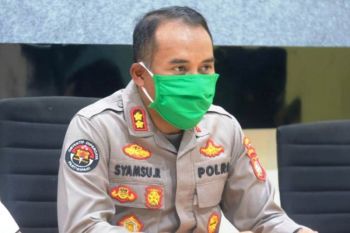 Polda Sulbar bersama Korem 142 Tatag bagikan satu juta masker