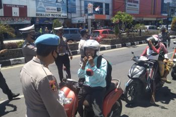 Terpopuler: Enam calon tersangka korupsi masker COVID-19, payung hukum danah hibah hingg mudik gratis Lebaran 2025