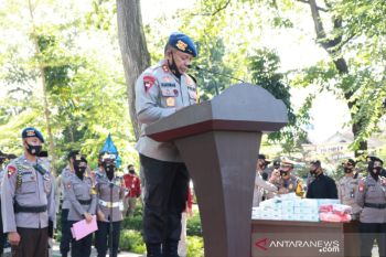 Polda Sulteng bagi 400 ribu masker guna cegah penyebaran COVID-19
