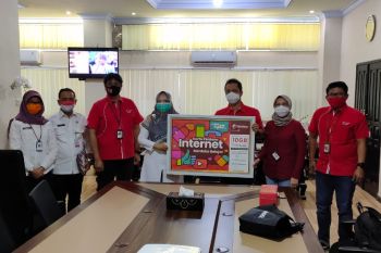 Pelajar di NTB memperoleh bantuan 170.000 kartu kuota belajar