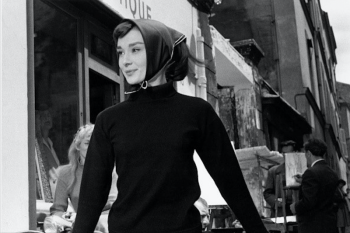 Ekspedisi tangguh "turtleneck" bersama sosok perempuan  berpengaruh