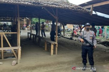 Polisi bubarkan sekumpulan orang di lokasi sabung ayam Tondo