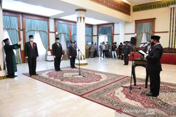 Sekdaprov Kepri lantik tiga pejabat pimpinan tinggi pratama
