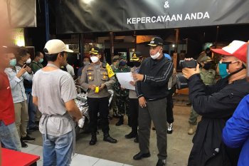 Bekasi membatasi aktivitas warga dampak PSBB DKI Jakarta