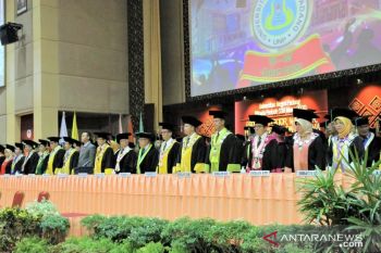 Rektor UNP ingatkan mahasiswa agar tingkatkan kewaspadaan terhadap COVID-19