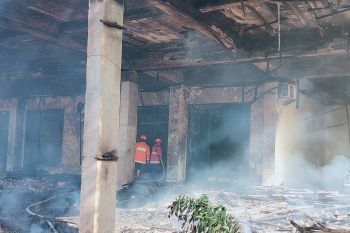 Orang gila diduga bakar GOR Saburai Bandarlampung