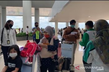 Dinkes Banjarmasin periksa warga dari Jakarta di bandara